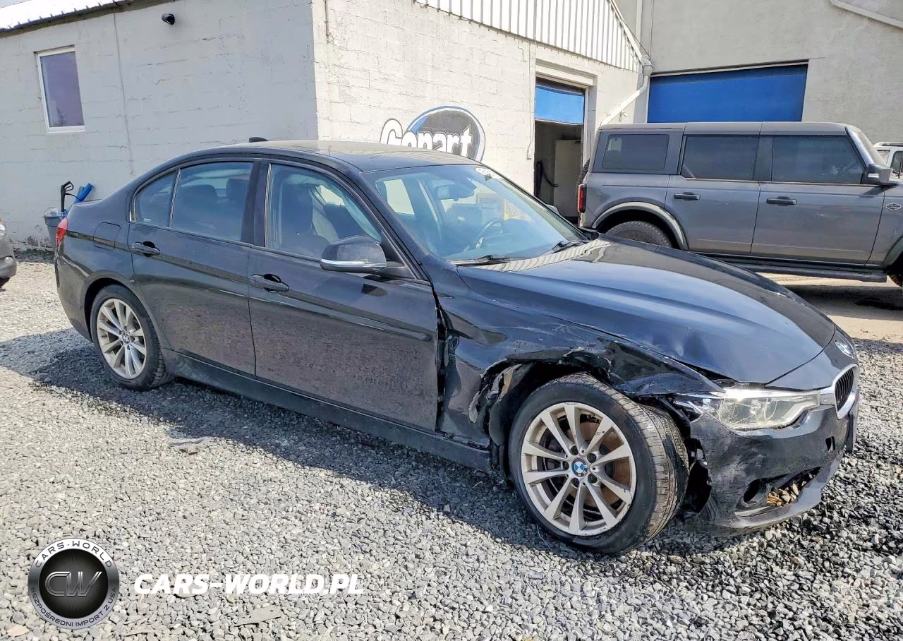 2017 BMW 320 Xi VIN:WBA8E5G56HNU41985 - 4
