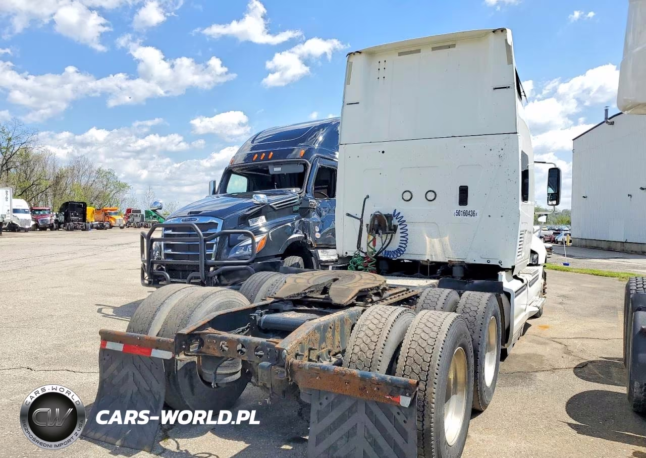 2015 International Prostar Semi Truck VIN:3HSDJAPR7FN738233 - 4