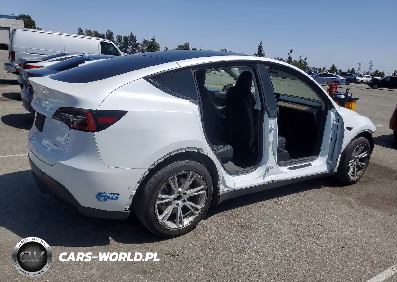 2020 Tesla Model Y VIN:5YJYGDEE1LF057484 - 3