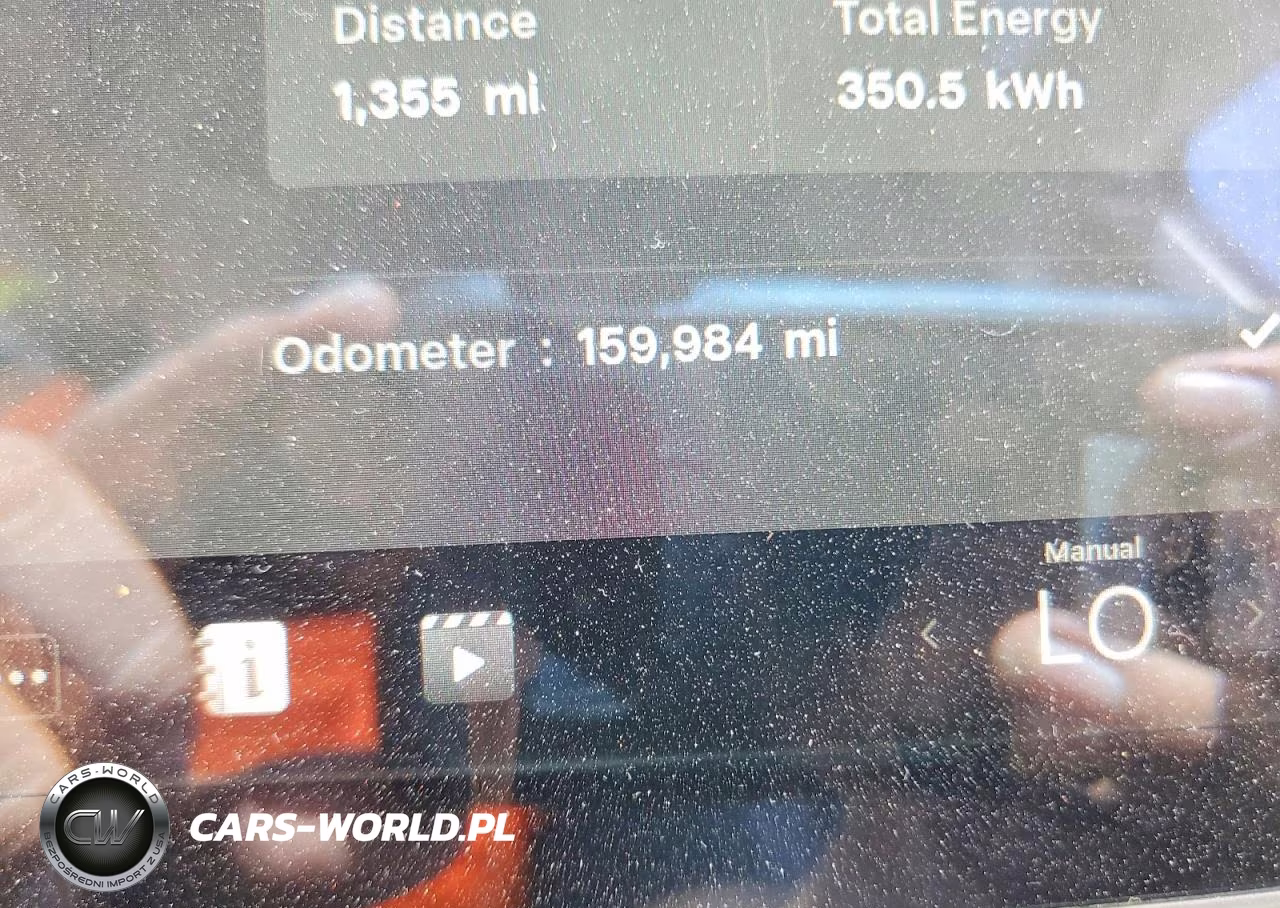 2020 Tesla Model Y VIN:5YJYGDEE1LF057484 - 9