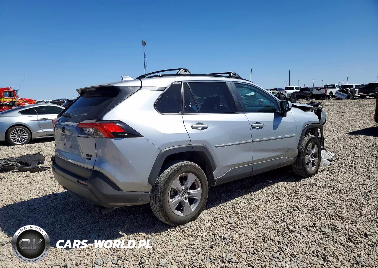 2025 Toyota Rav4 Xle VIN:2T3P1RFV4SW583433 - 3