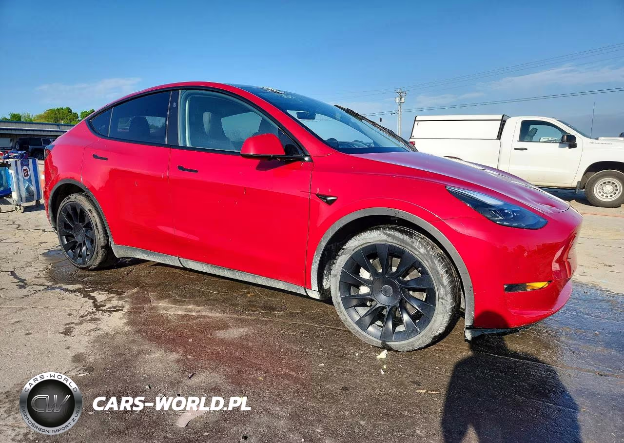 2023 Tesla Model Y VIN:7SAYGDEE3PF883990 - 4