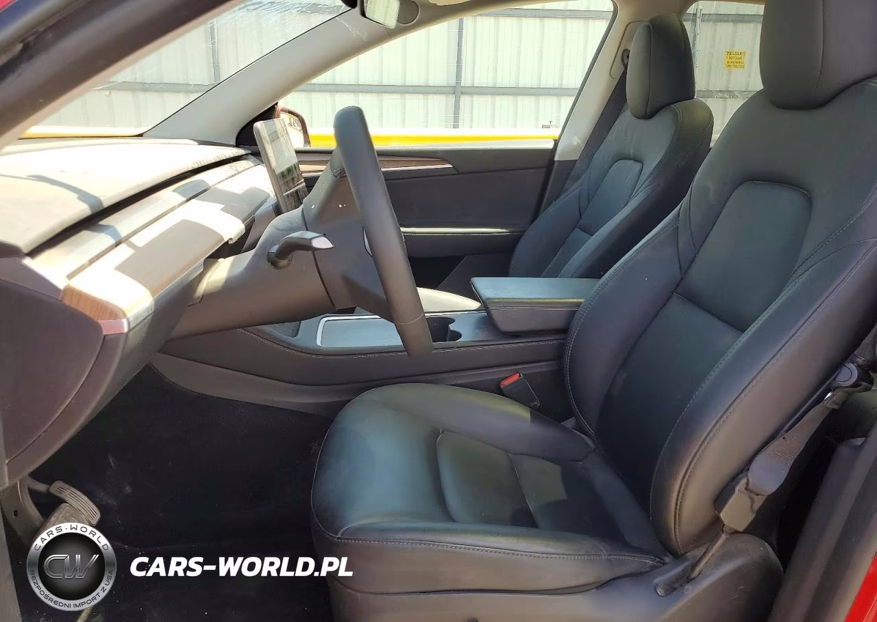 2023 Tesla Model Y VIN:7SAYGDEE3PF883990 - 7