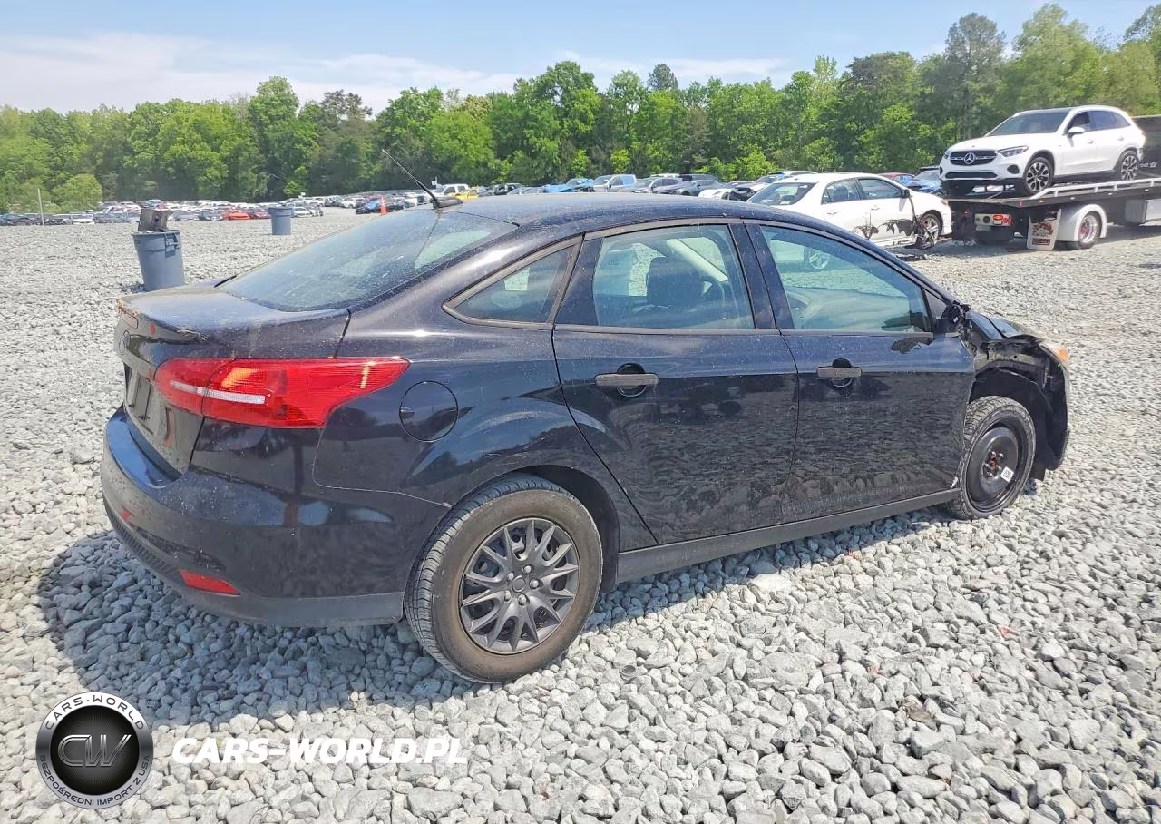 2018 Ford Focus S VIN:1FADP3E24JL307685 - 3