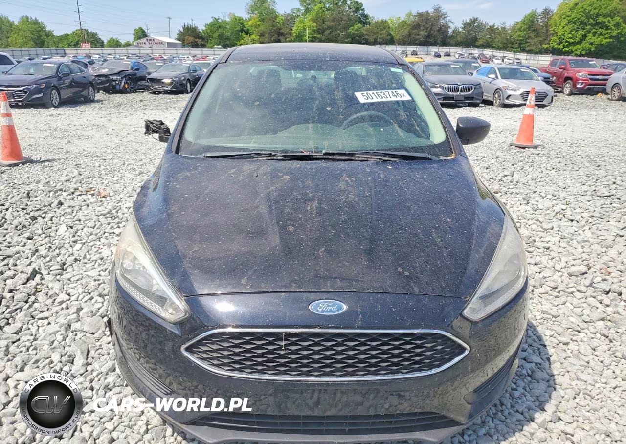 2018 Ford Focus S VIN:1FADP3E24JL307685 - 5