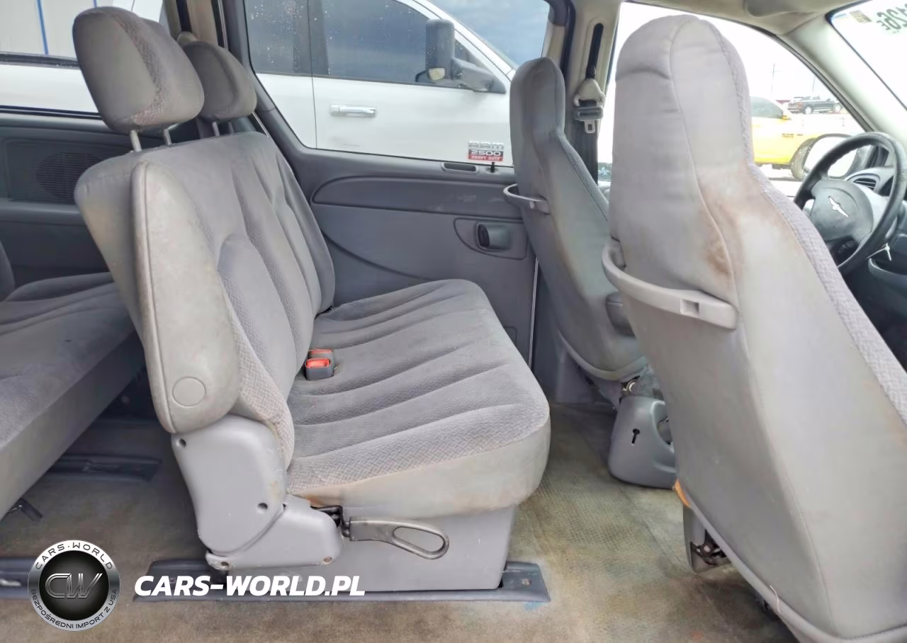 2005 Chrysler Town & Country VIN:1C4GP45R15B330072 - 11