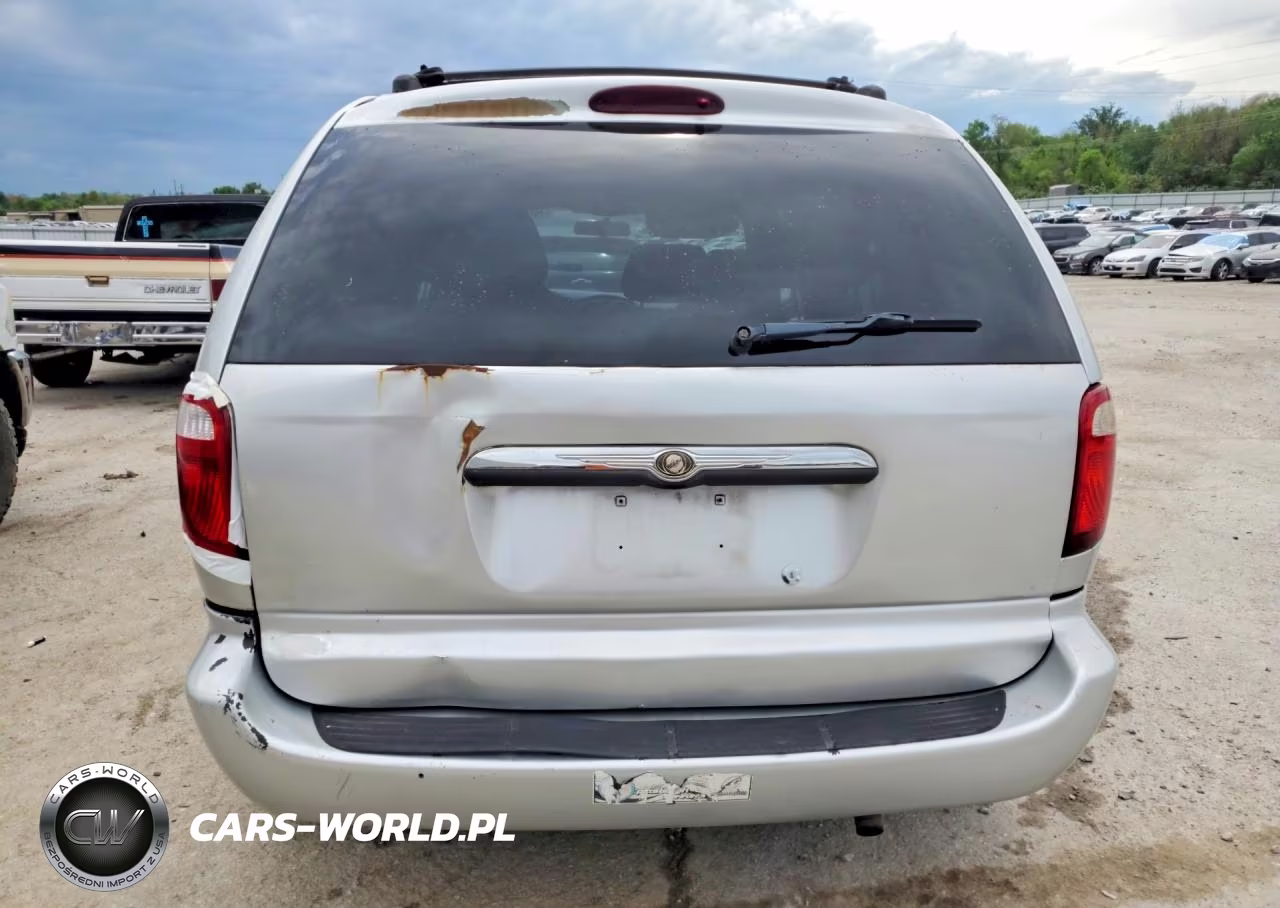 2005 Chrysler Town & Country VIN:1C4GP45R15B330072 - 6