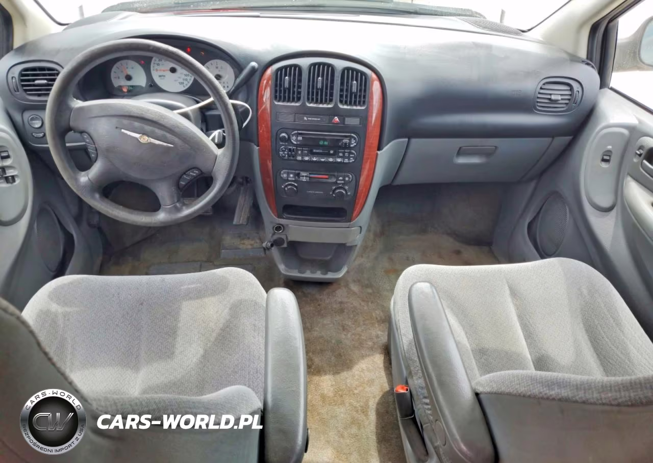2005 Chrysler Town & Country VIN:1C4GP45R15B330072 - 8