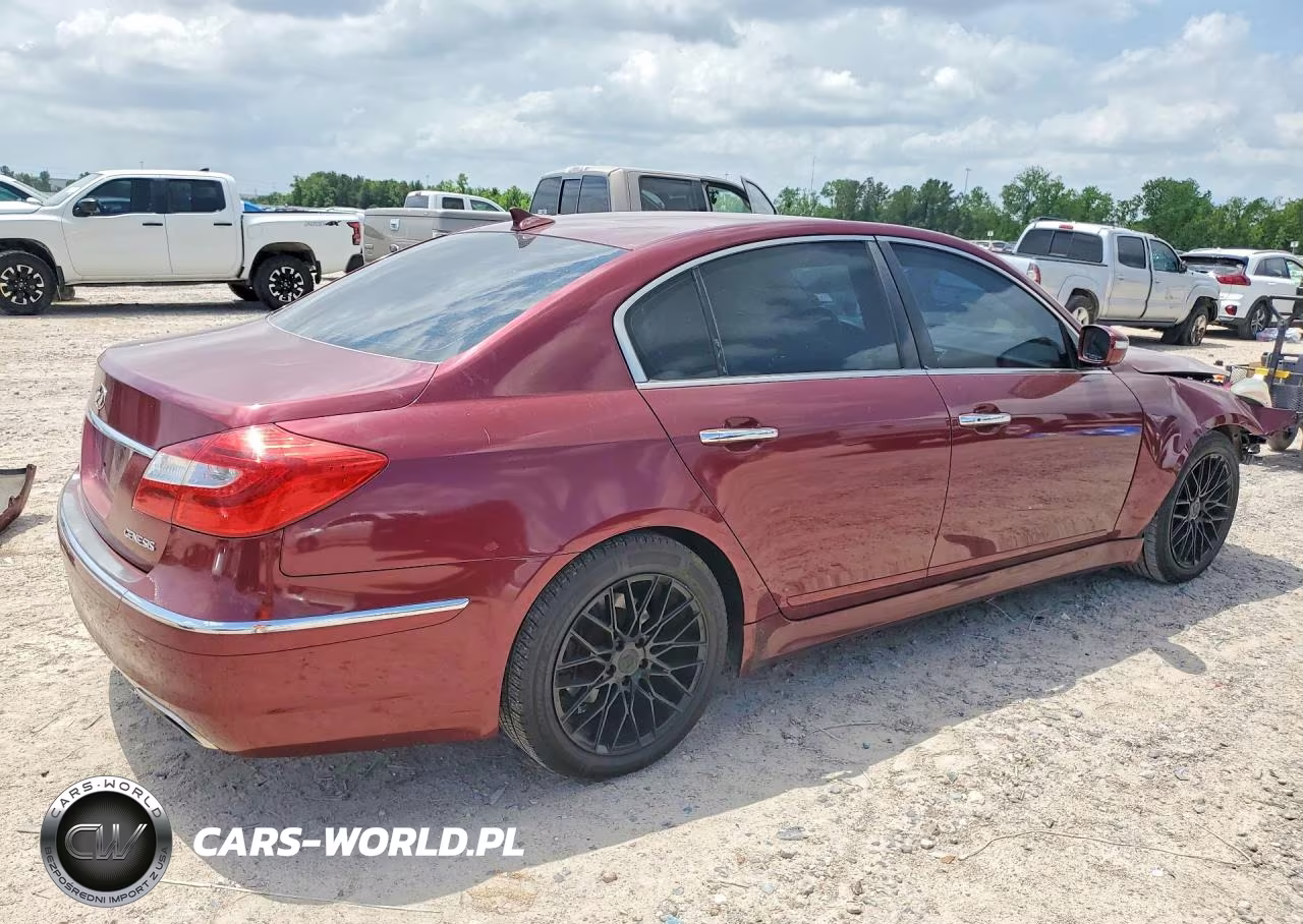 2013 Hyundai Genesis VIN:KMHGC4DD4DU227440 - 3