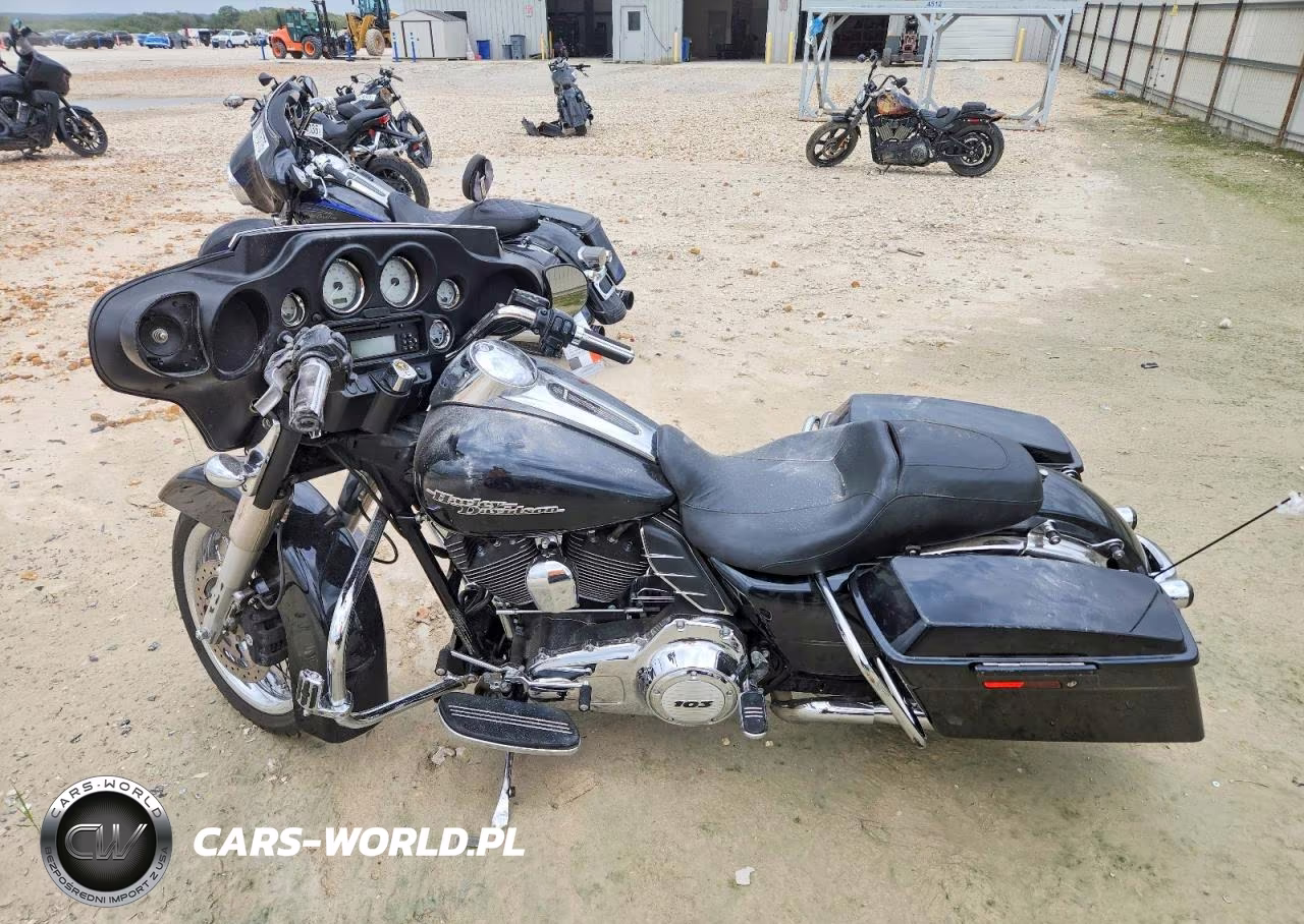 2013 Harley-Davidson Flhx Street Glide VIN:1HD1KBM15DB617464 - 3
