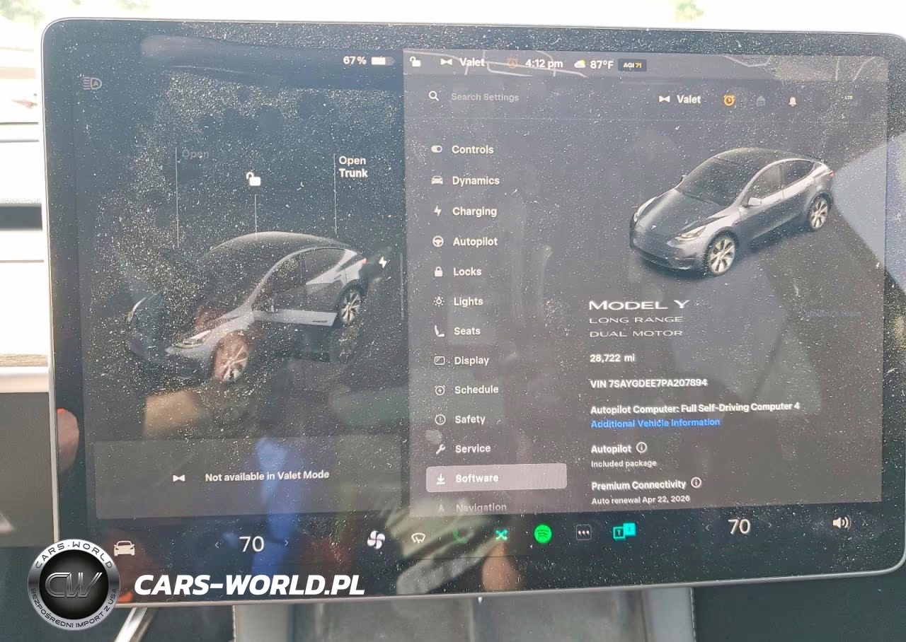 2023 Tesla Model Y VIN:7SAYGDEE7PA207894 - 9