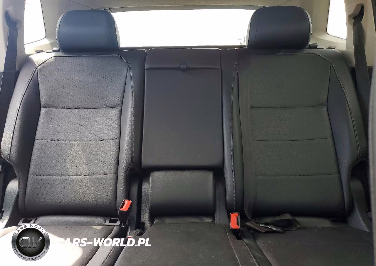2018 Volkswagen Tiguan Se VIN:3VV2B7AX1JM155146 - 10