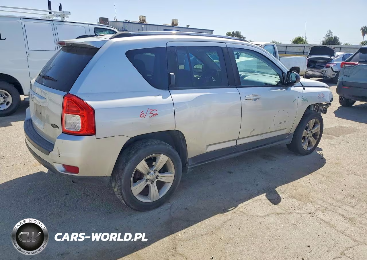 2013 Jeep Compass VIN:1C4NJDAB6DD240761 - 3