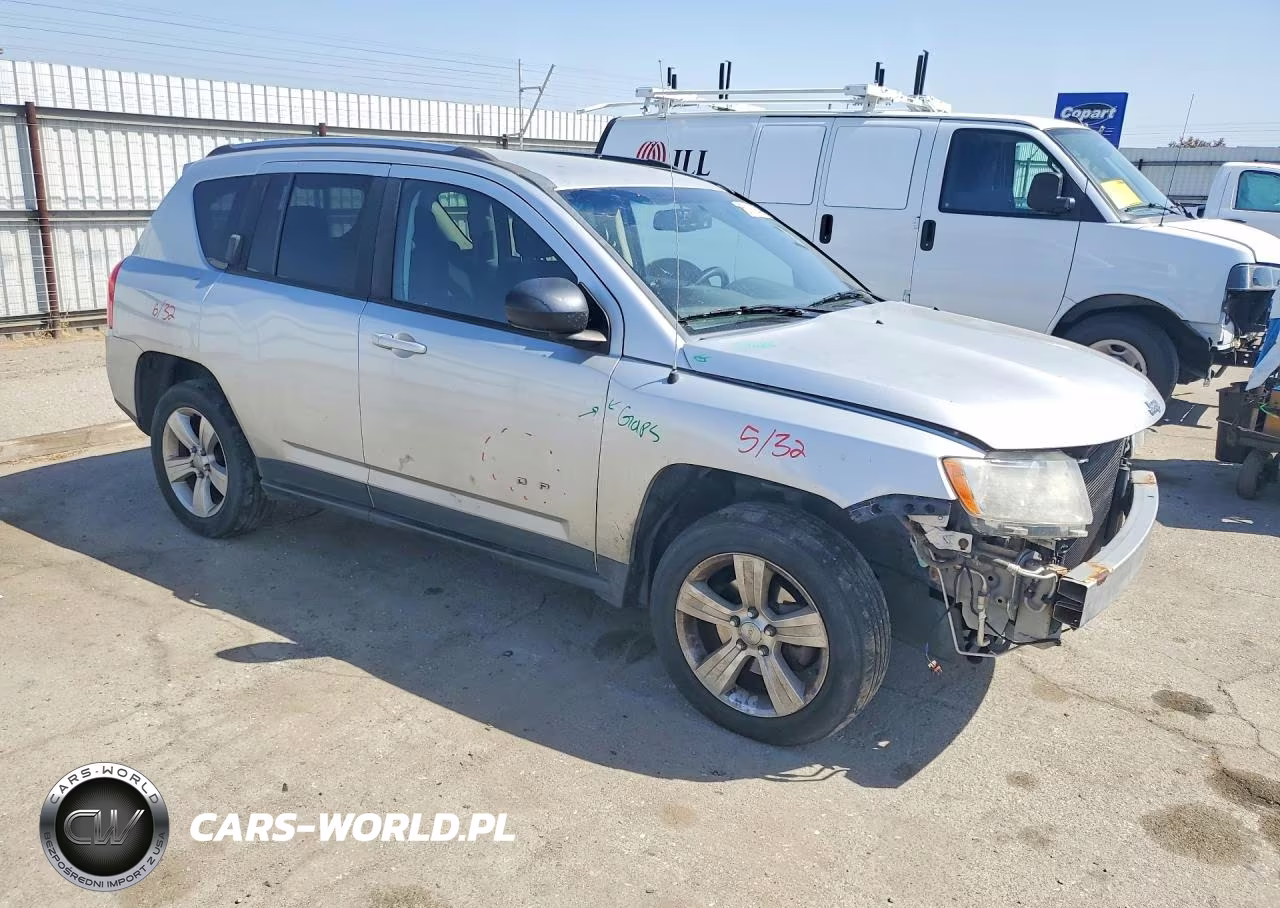 2013 Jeep Compass VIN:1C4NJDAB6DD240761 - 4