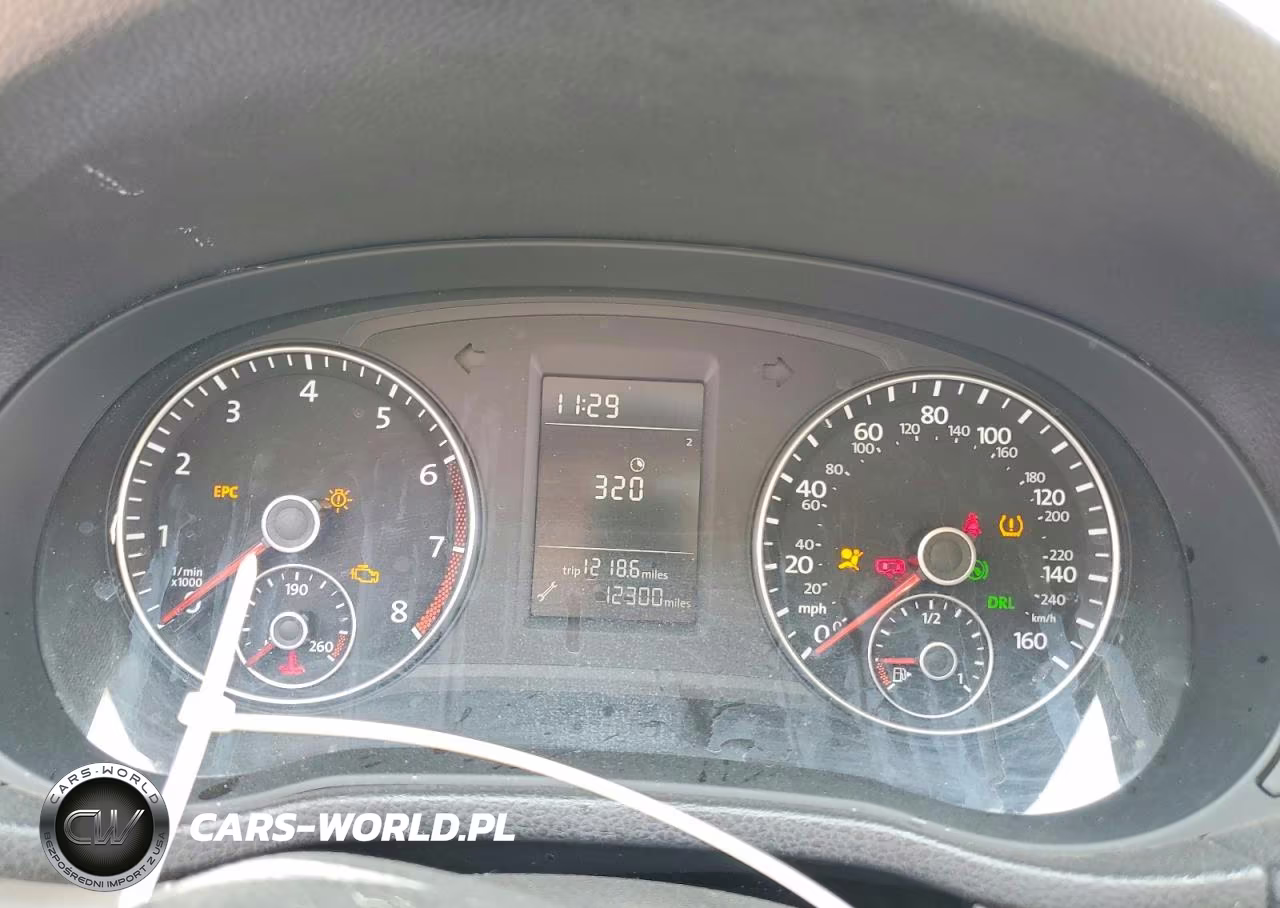 2015 Volkswagen Passat S VIN:1VWAT7A36FC093365 - 9