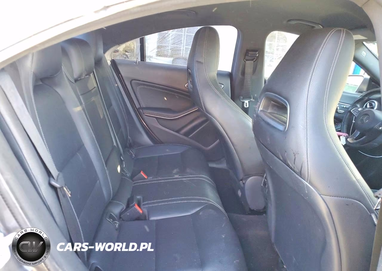 2018 Mercedes-Benz Cla 250 VIN:WDDSJ4EB9JN511580 - 10