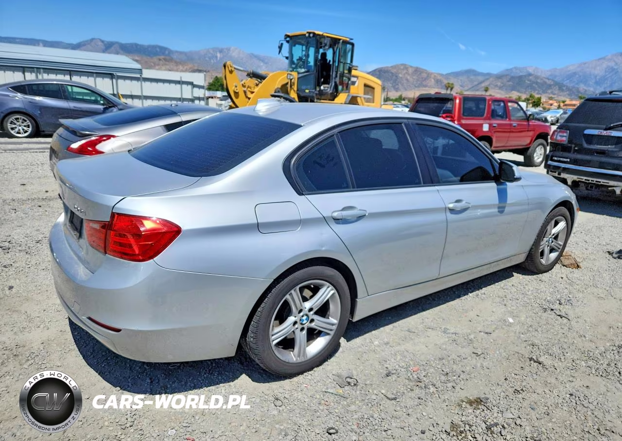 2013 BMW 328 I VIN:WBA3A5G53DNP24747 - 3