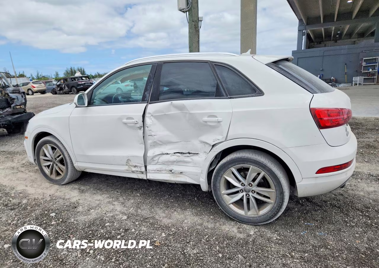 2017 Audi Q3 Premium VIN:WA1BCCFS4HR015418 - 2