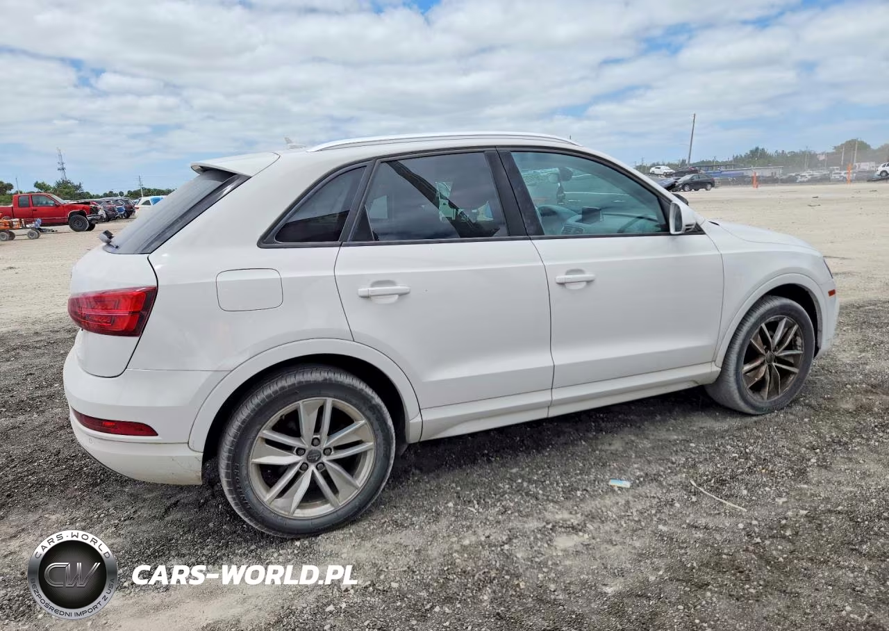 2017 Audi Q3 Premium VIN:WA1BCCFS4HR015418 - 3