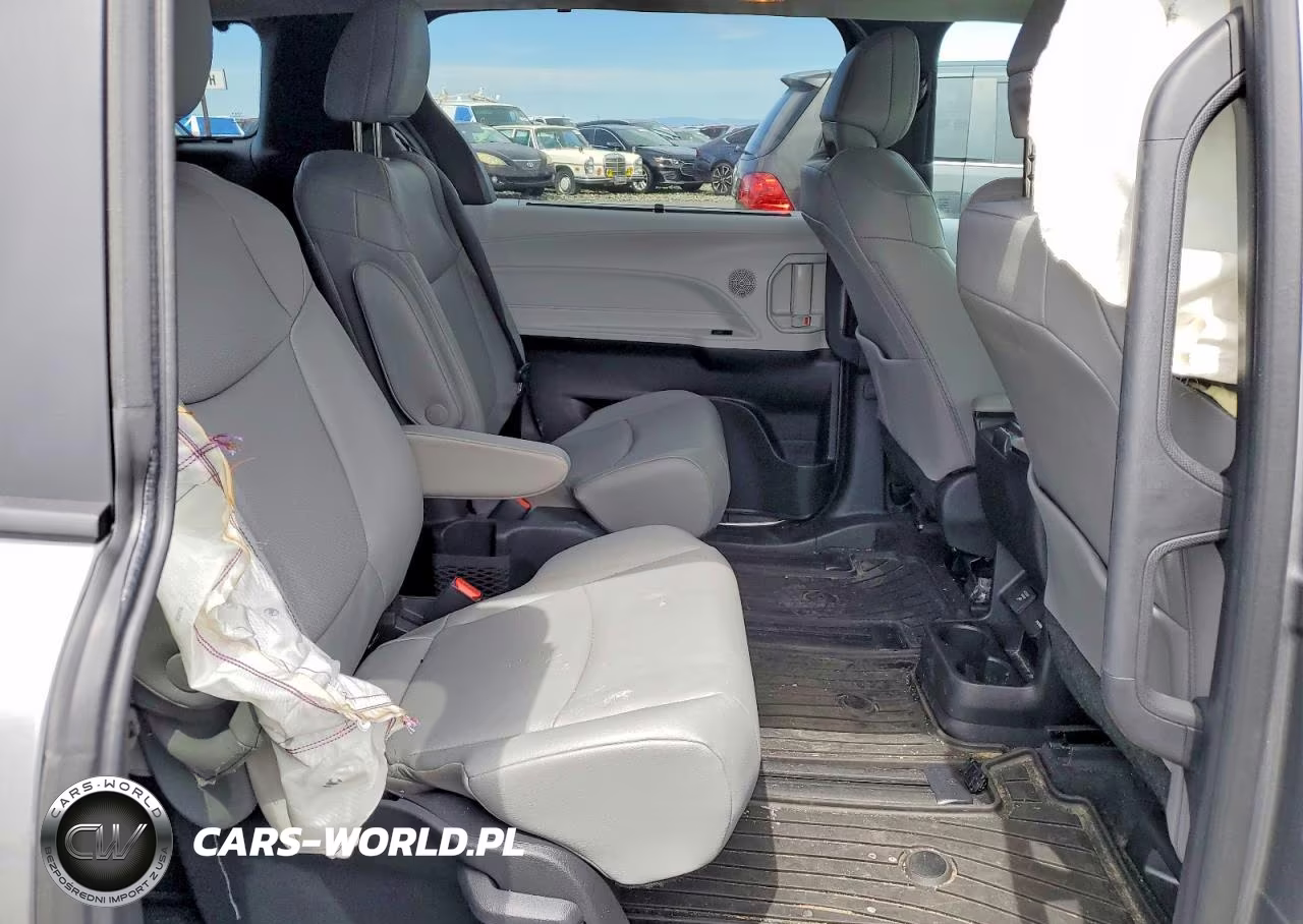 2026 Toyota Sienna Xle 7-Passenger VIN:5TDYSKFC4TS233617 - 11