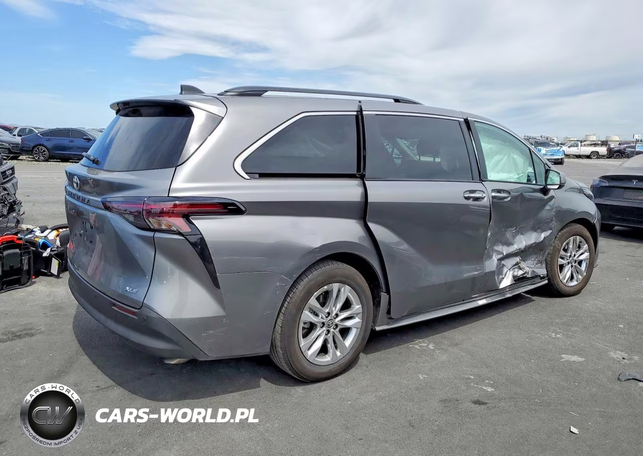 2026 Toyota Sienna Xle 7-Passenger VIN:5TDYSKFC4TS233617 - 3