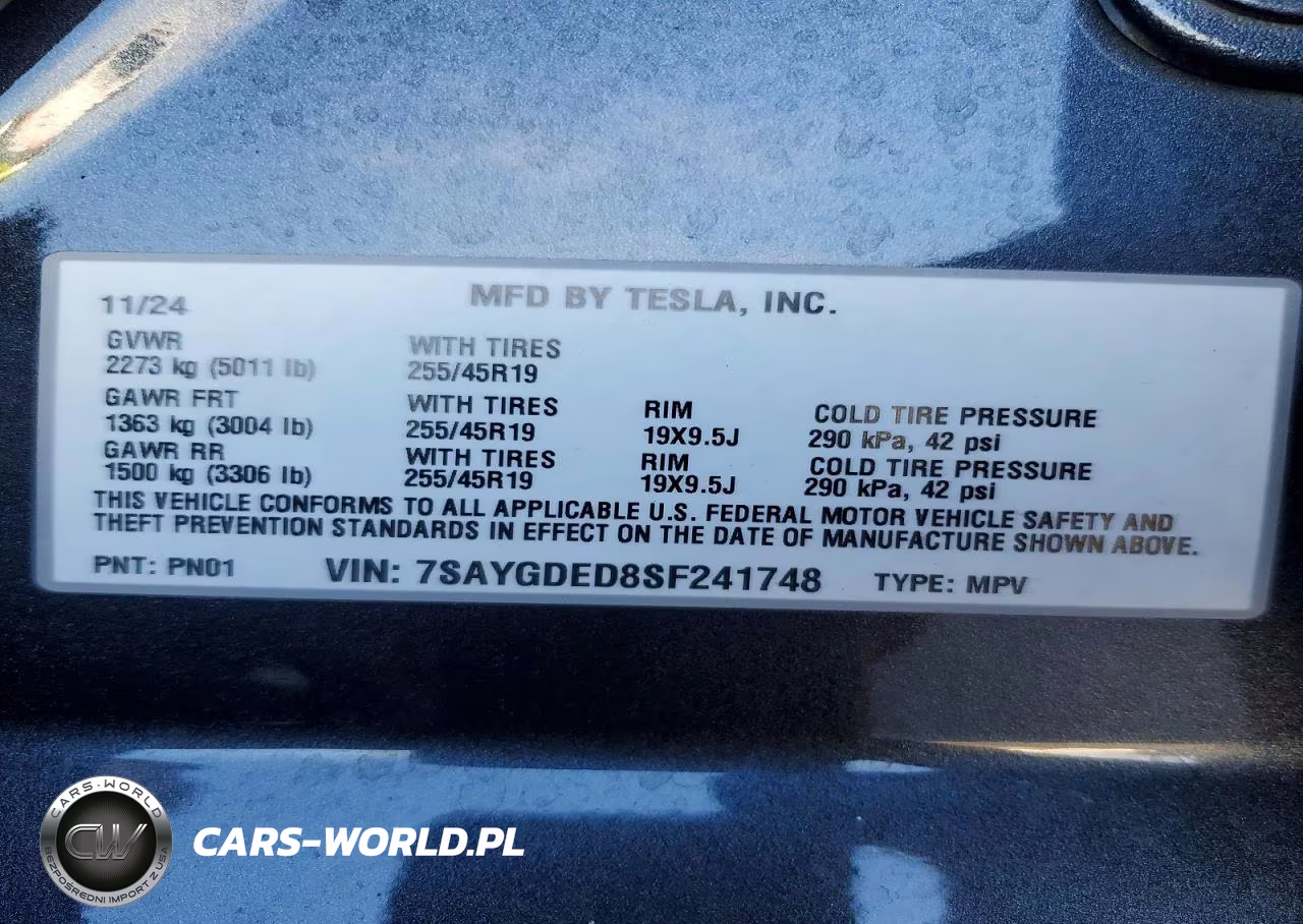2025 Tesla Model Y VIN:7SAYGDED8SF241748 - 13