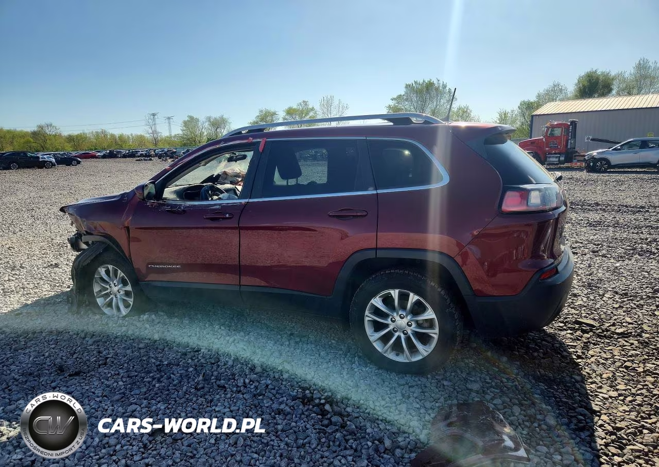 2019 Jeep Cherokee Latitude VIN:1C4PJLCB3KD247017 - 2