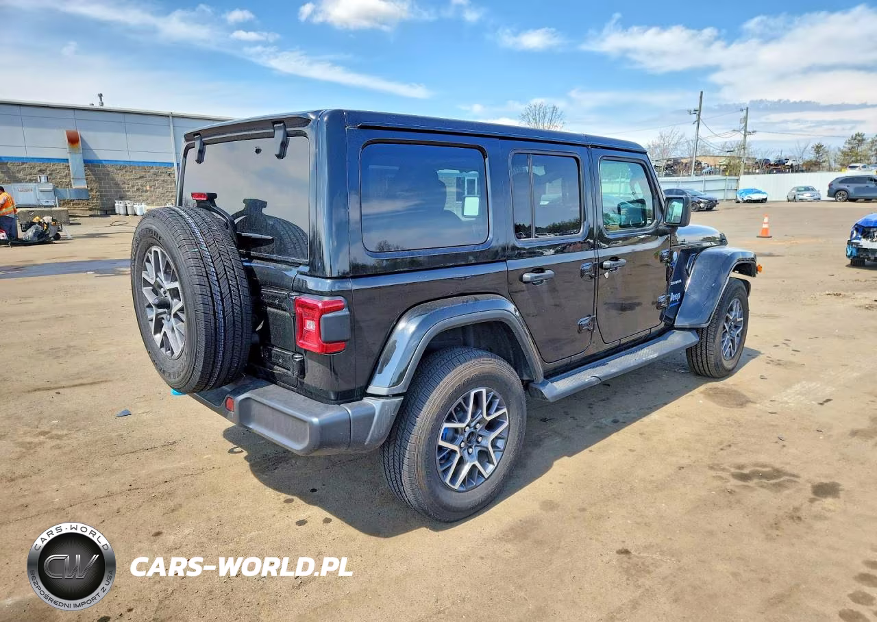 2024 Jeep Wrangler VIN:1C4RJXP67RW221984 - 3