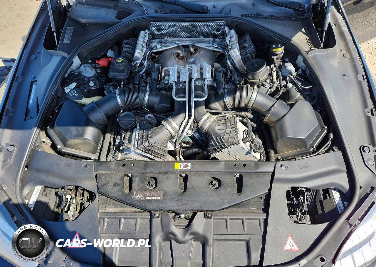 2015 BMW M6 VIN:WBSLZ9C5XFD651483 - 11