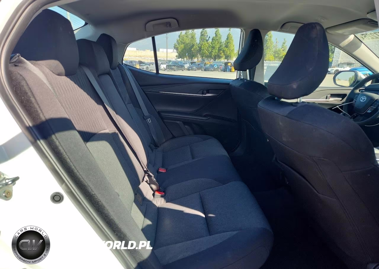 2026 Toyota Camry Le VIN:4T1DAACK2TU224736 - 10