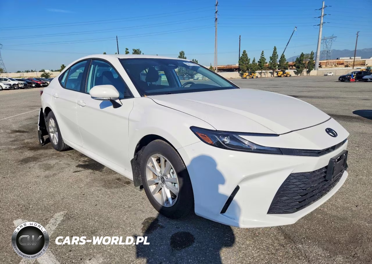 2026 Toyota Camry Le VIN:4T1DAACK2TU224736 - 4