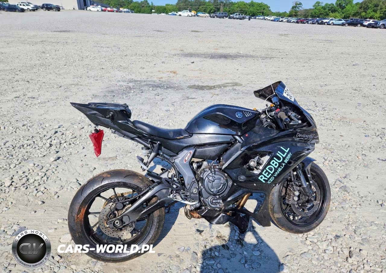2023 Yamaha Yzfr7