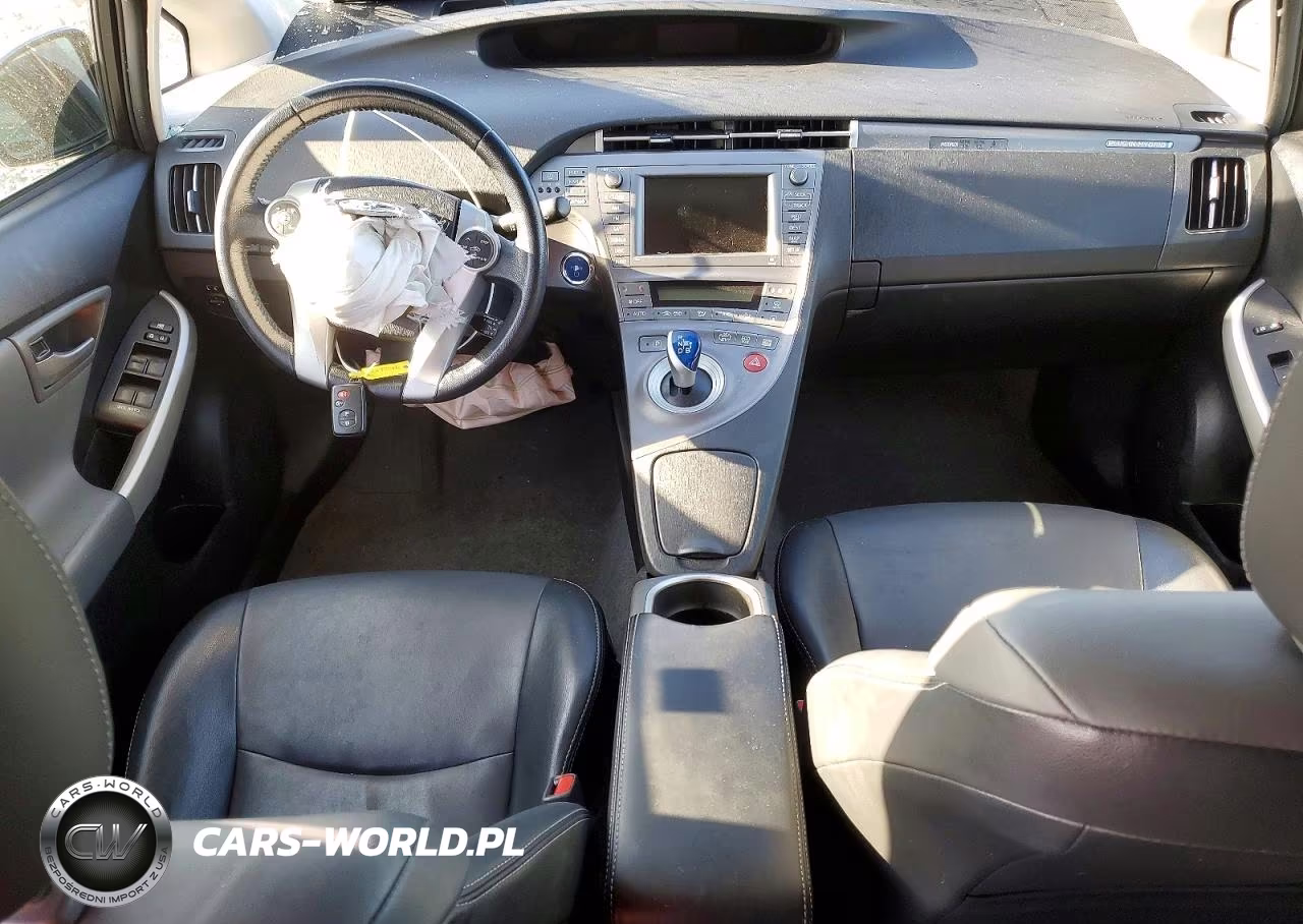2015 Toyota Prius Plug-In Hybrid Advanced VIN:JTDKN3DP2F3074000 - 8