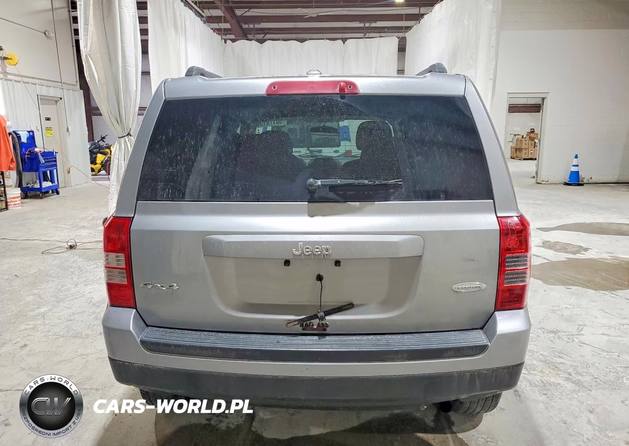 2014 Jeep Patriot Latitude VIN:1C4NJRFB9ED847017 - 6