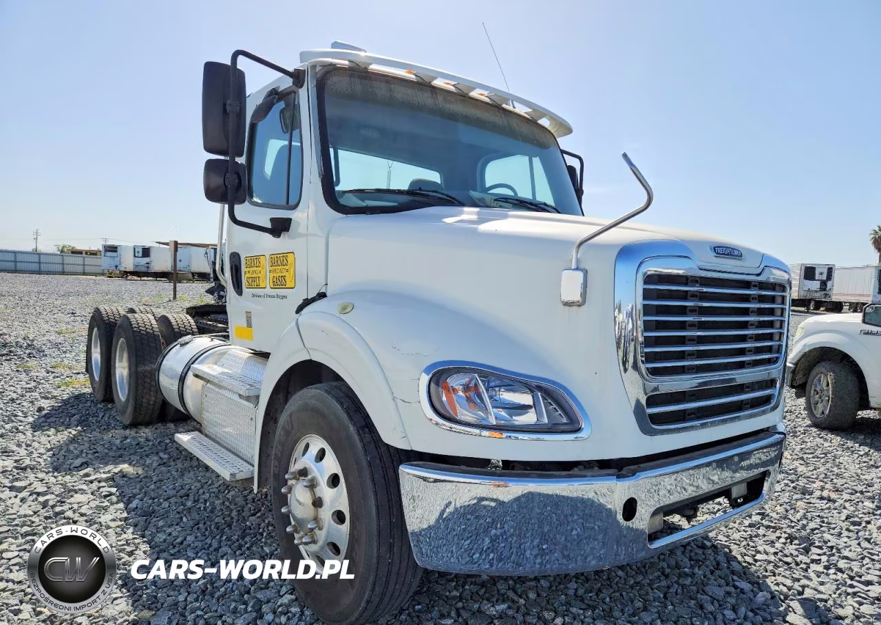2015 Freightliner Business Class M2 Semi Truck