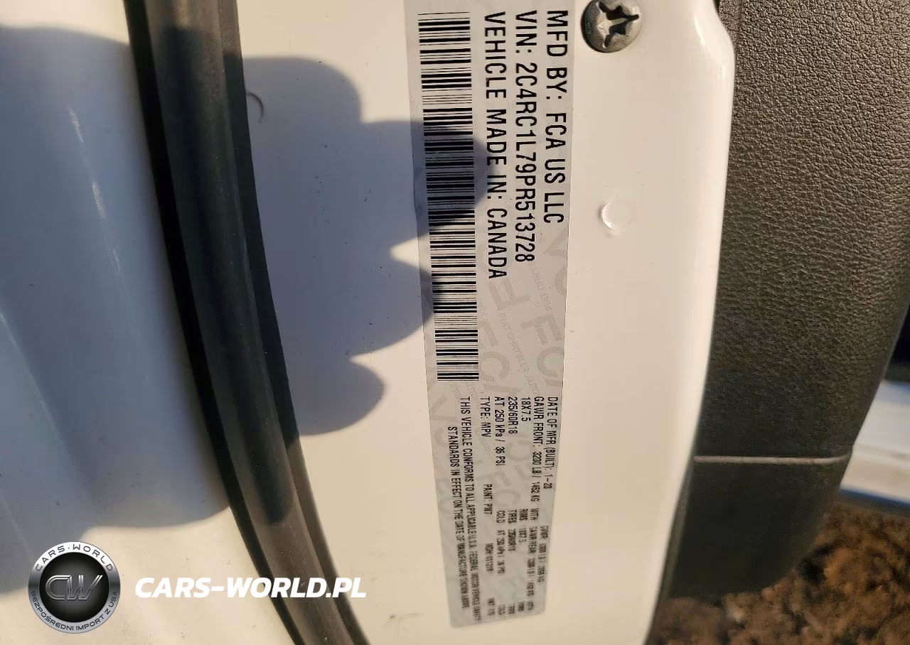 2023 Chrysler Pacifica Hybrid Touring L VIN:2C4RC1L79PR513728 - 13
