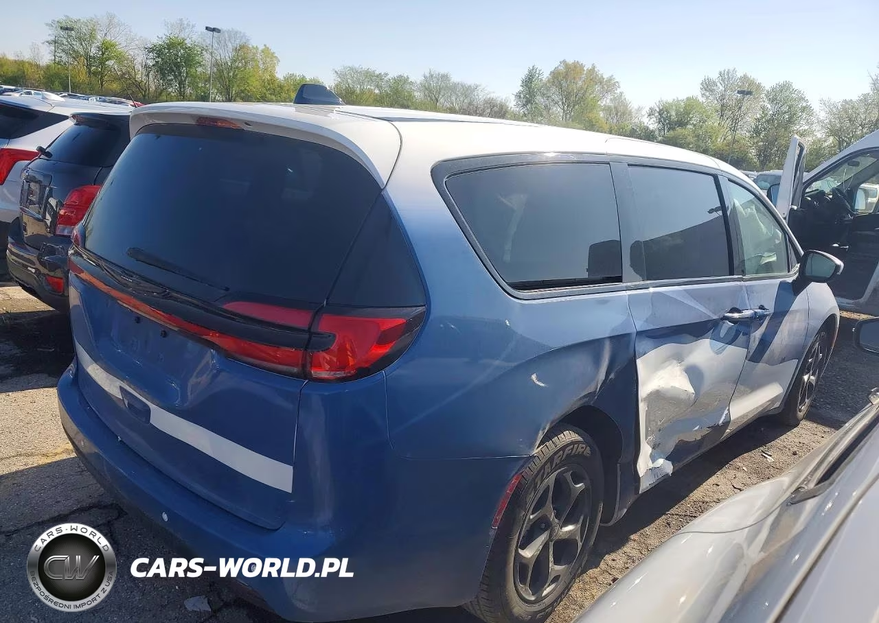 2023 Chrysler Pacifica Hybrid Touring L VIN:2C4RC1L79PR513728 - 3