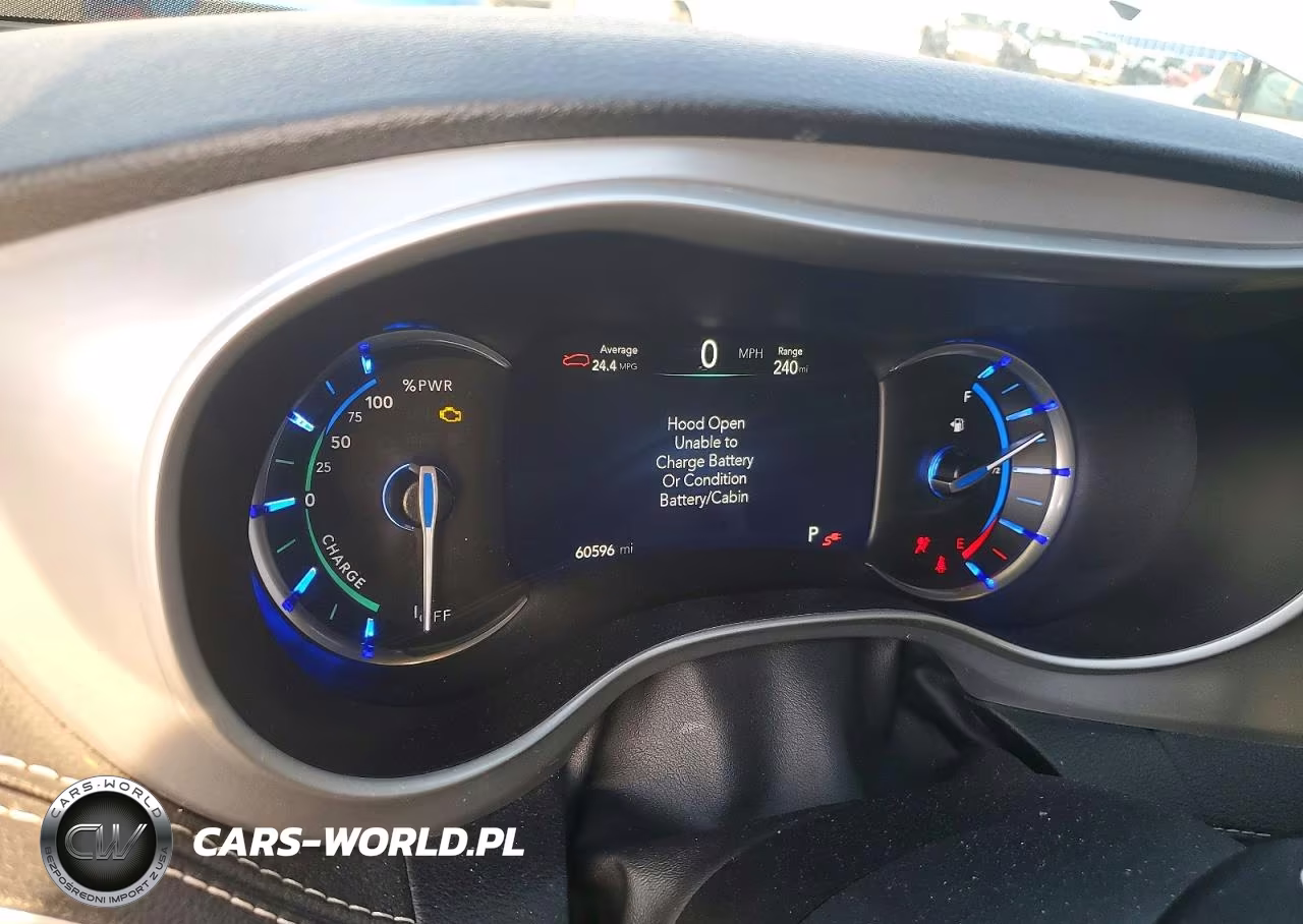 2023 Chrysler Pacifica Hybrid Touring L VIN:2C4RC1L79PR513728 - 9