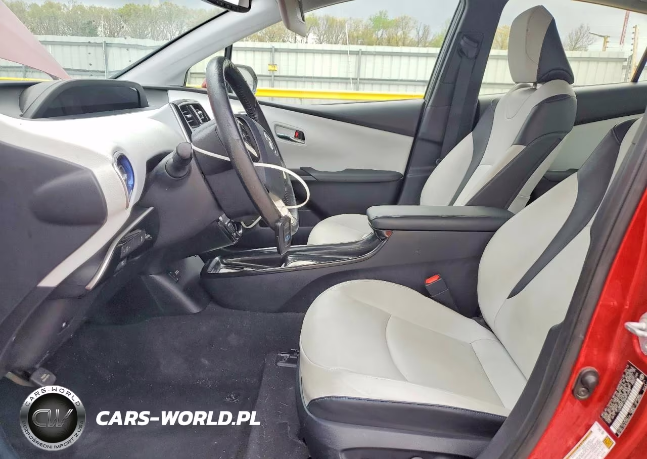 2016 Toyota Prius Four Touring VIN:JTDKARFU2G3512498 - 7