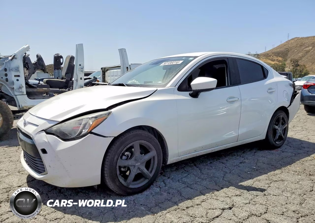 2017 Toyota Yaris Ia Base – zdjęcie 1 z 12
