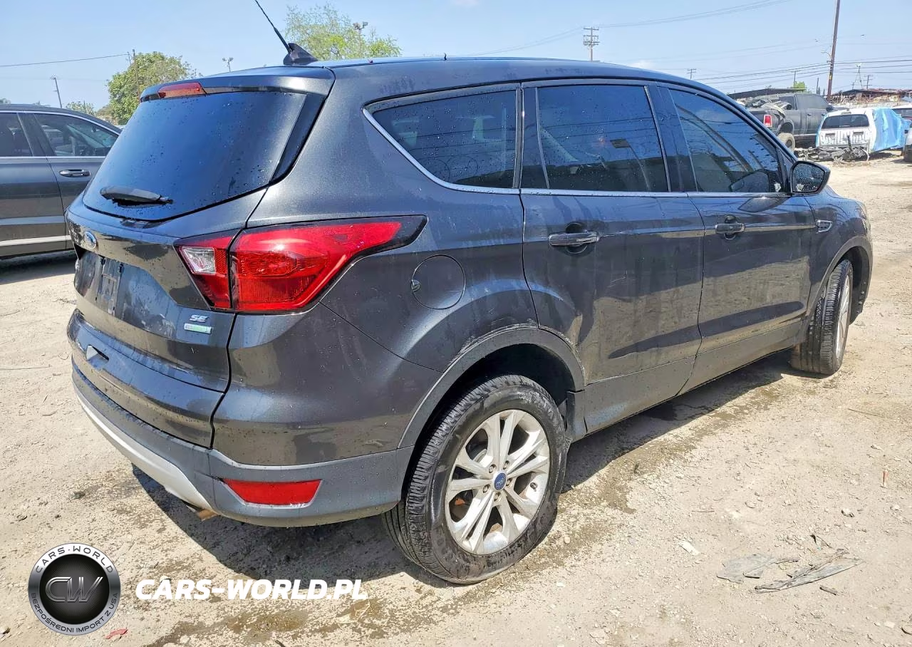 2019 Ford Escape Se VIN:1FMCU0GD3KUB62674 - 3