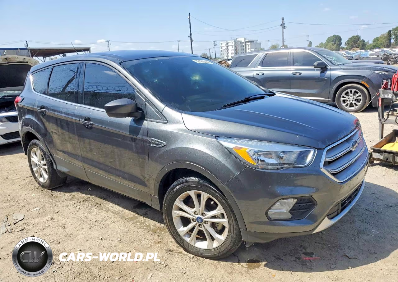 2019 Ford Escape Se VIN:1FMCU0GD3KUB62674 - 4