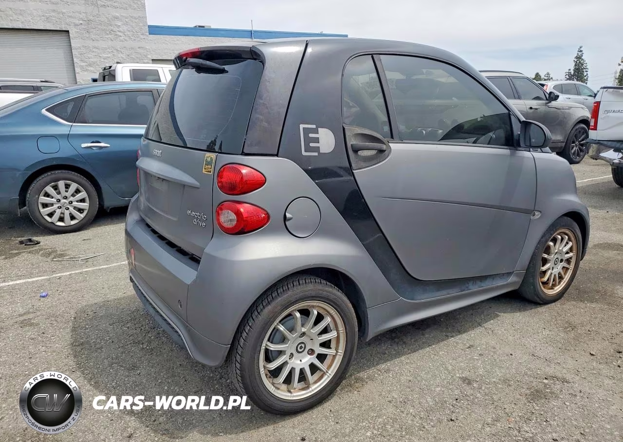 2014 Smart Fortwo VIN:WMEEJ9AA3EK729623 - 3