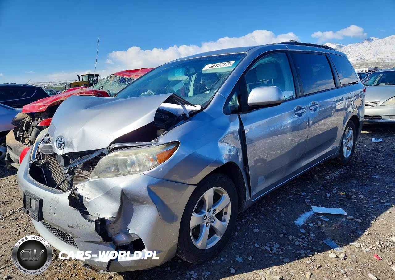 2011 Toyota Sienna Le