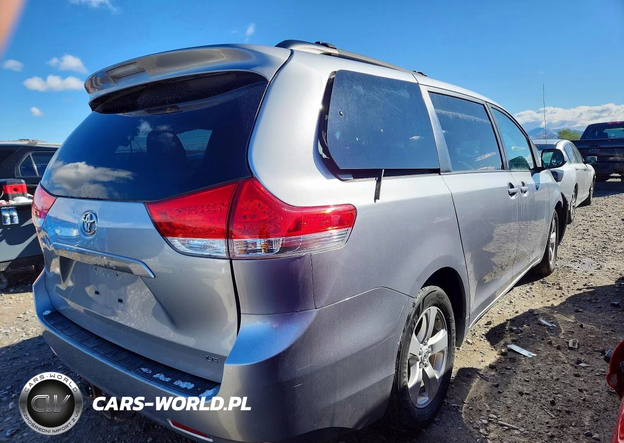2011 Toyota Sienna Le VIN:5TDKK3DC0BS091943 - 3
