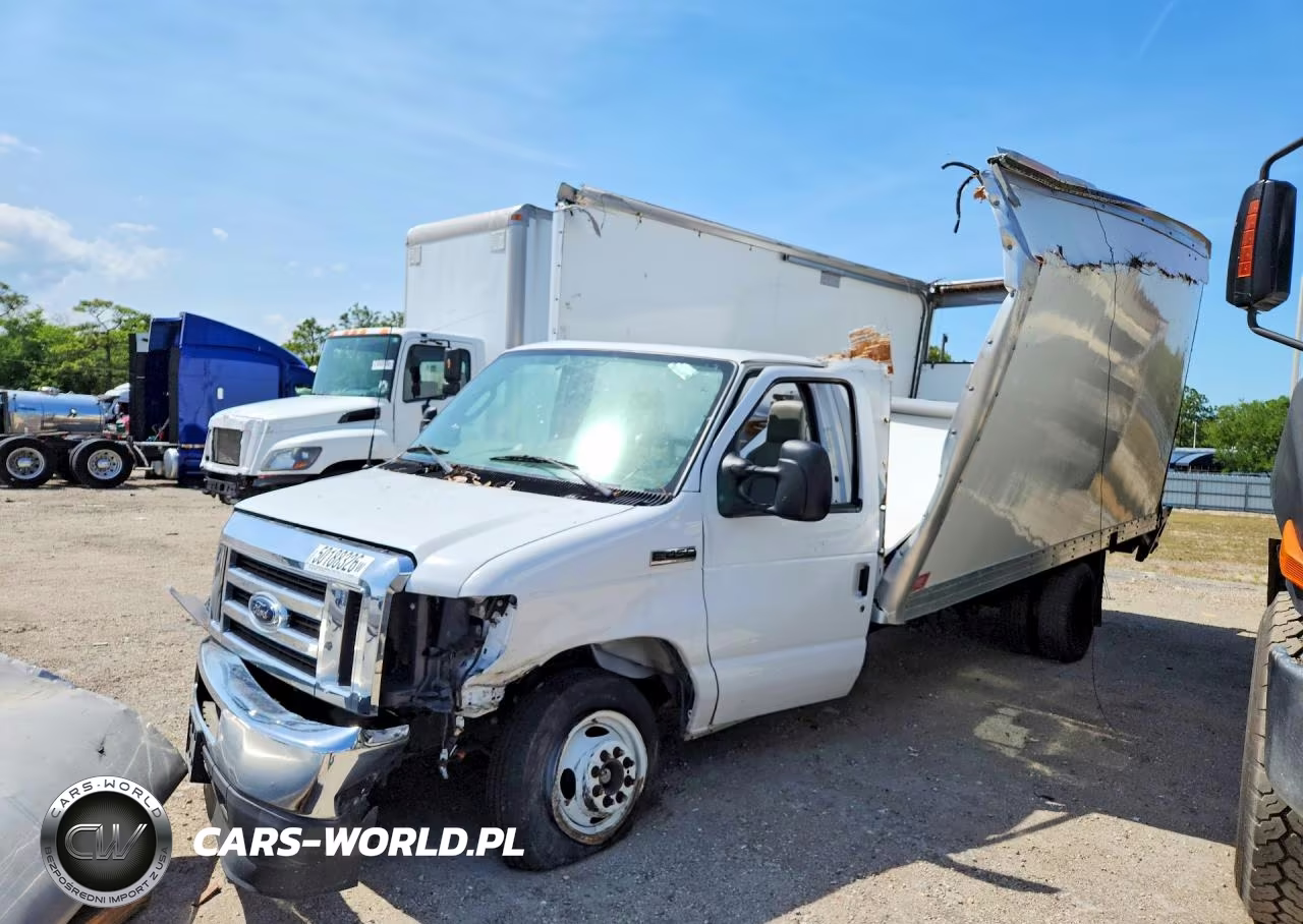 2023 Ford Econoline E450 Super Duty Cutaway Van