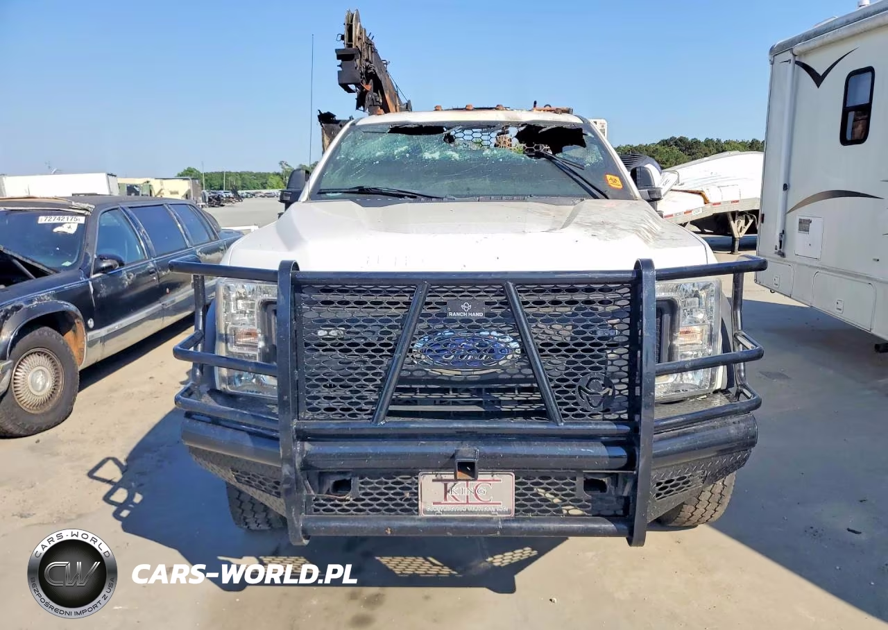 2019 Ford F550 Super Duty VIN:1FD0X5HT4KEC84855 - 5