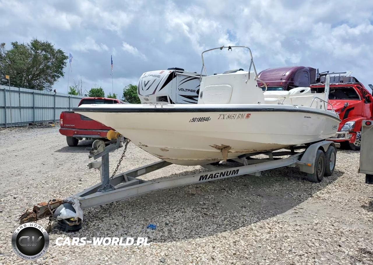 2011 Boston Whaler Boat VIN:BWCE024L011 - 2