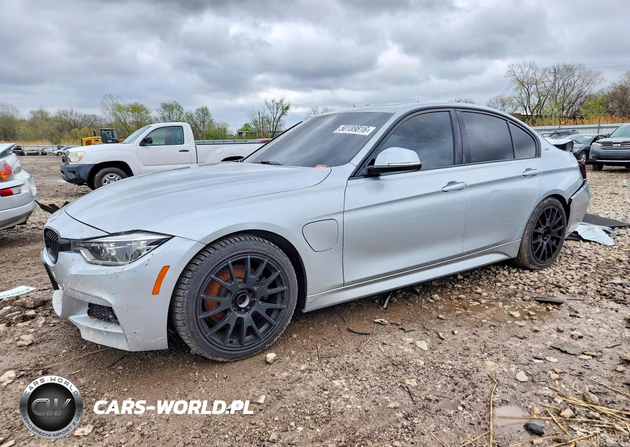 2018 BMW 330E
