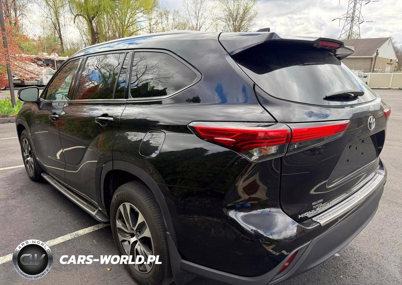 2021 Toyota Highlander Xle VIN:5TDGZRBH9MS557679 - 2